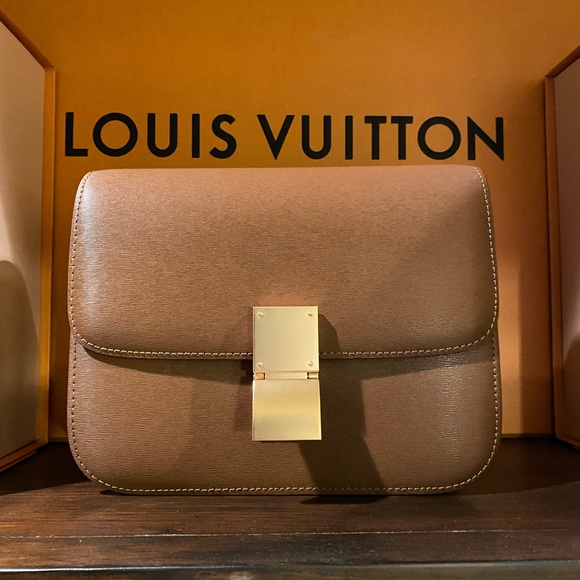 Small Classic Bag in Box Premium Saffiano Leather |Brown Camel |Rose Gold Clasp - Picture 1 of 16